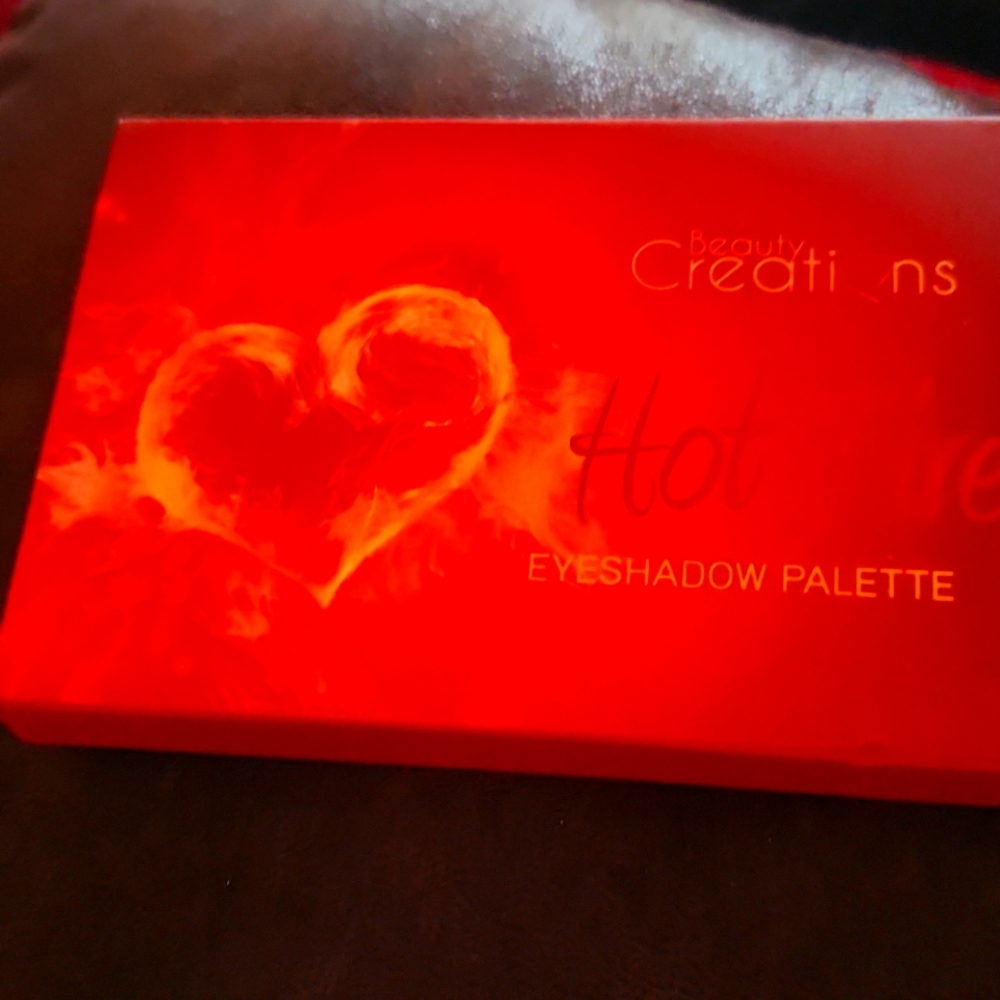 Ladies 12 eye color pallet